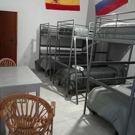 Dama Hostelbb نابولي المظهر الخارجي الصورة