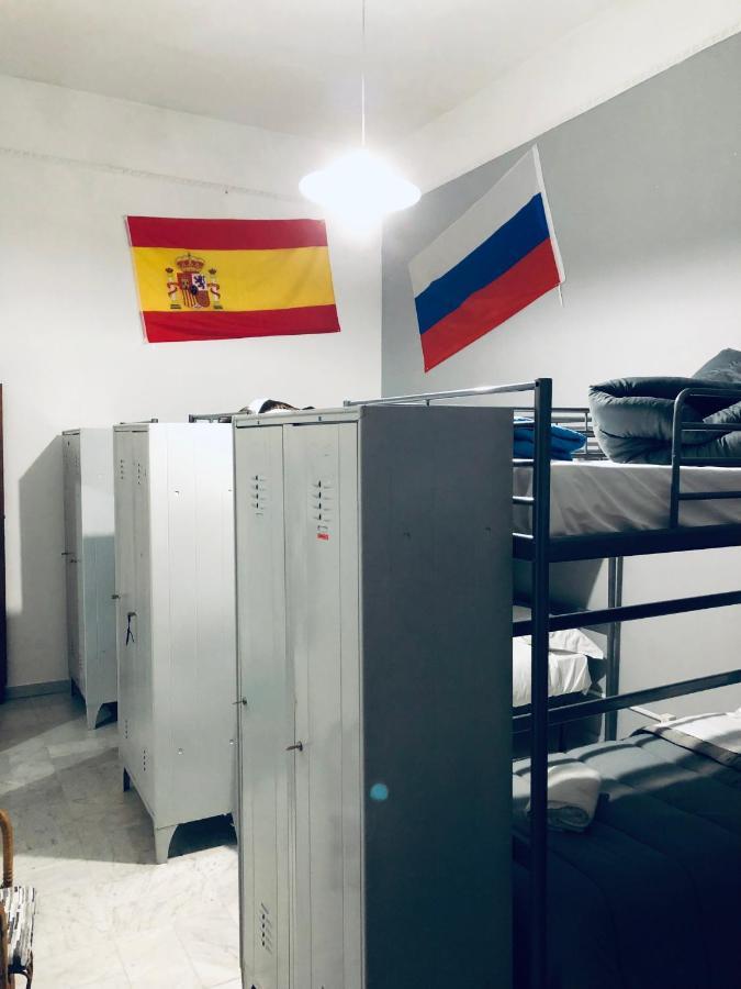 Dama Hostelbb نابولي المظهر الخارجي الصورة