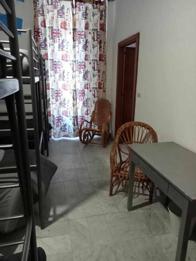 Dama Hostelbb نابولي المظهر الخارجي الصورة