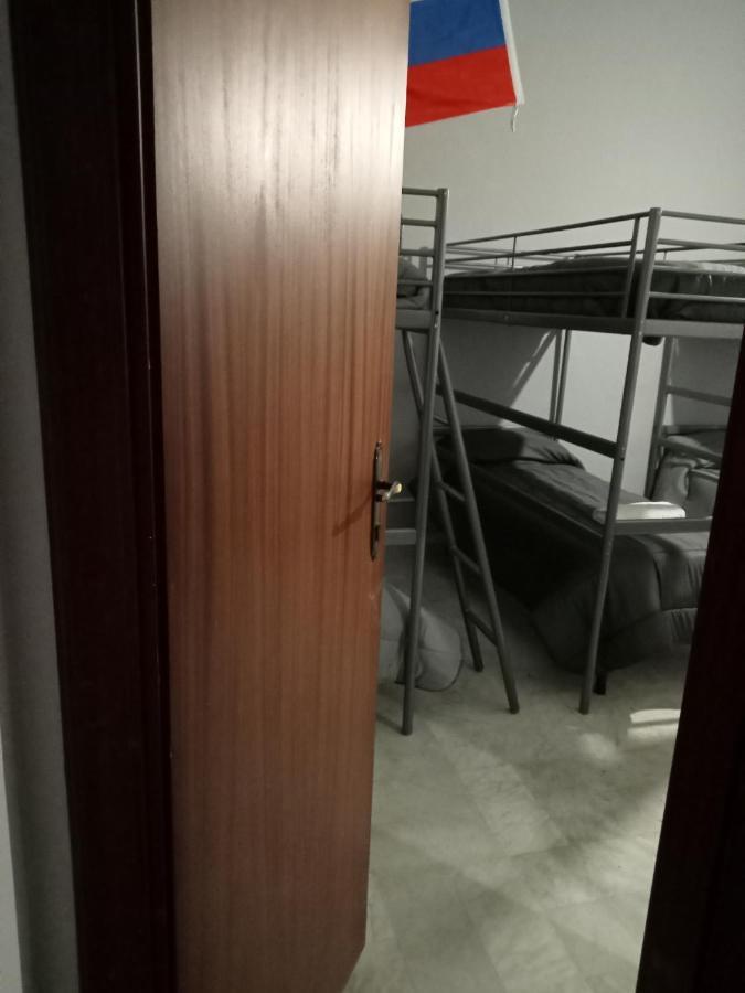 Dama Hostelbb نابولي المظهر الخارجي الصورة
