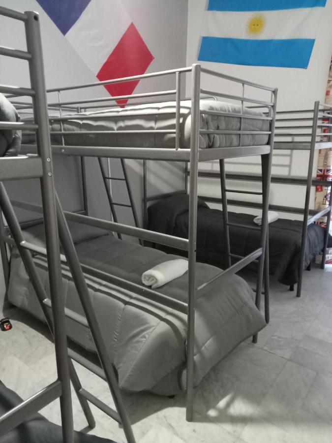 Dama Hostelbb نابولي المظهر الخارجي الصورة