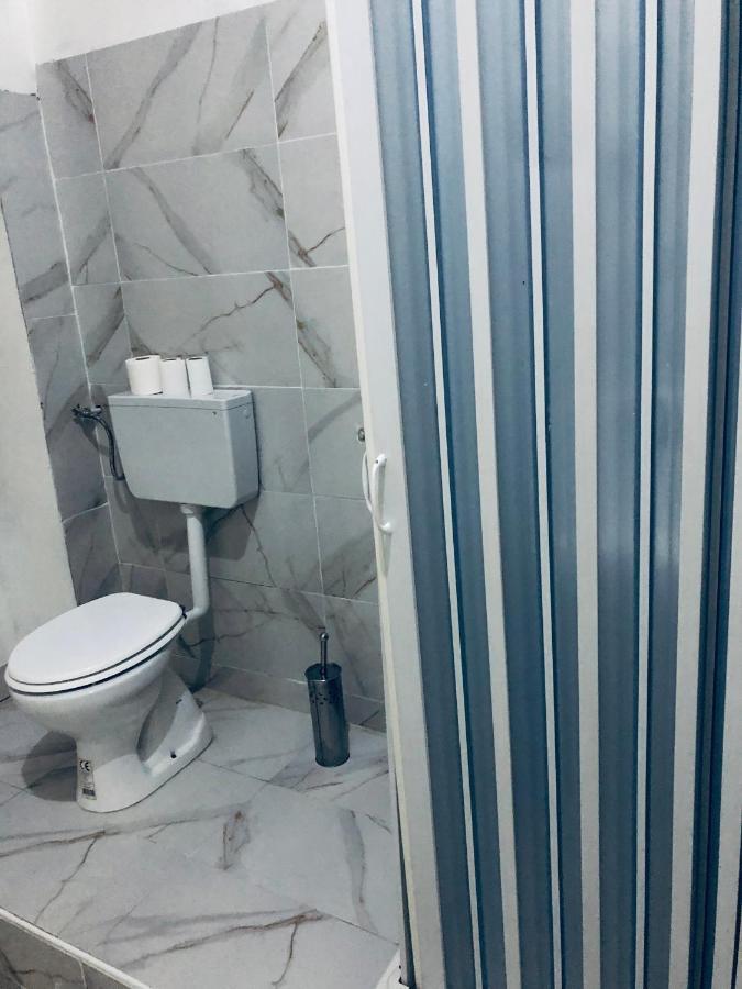 Dama Hostelbb نابولي المظهر الخارجي الصورة