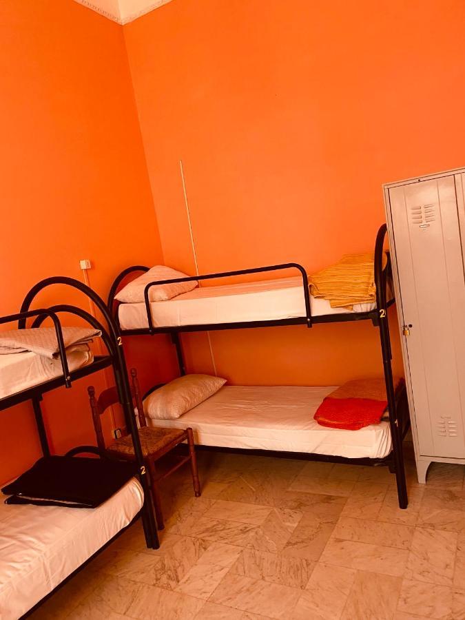 Dama Hostelbb نابولي المظهر الخارجي الصورة
