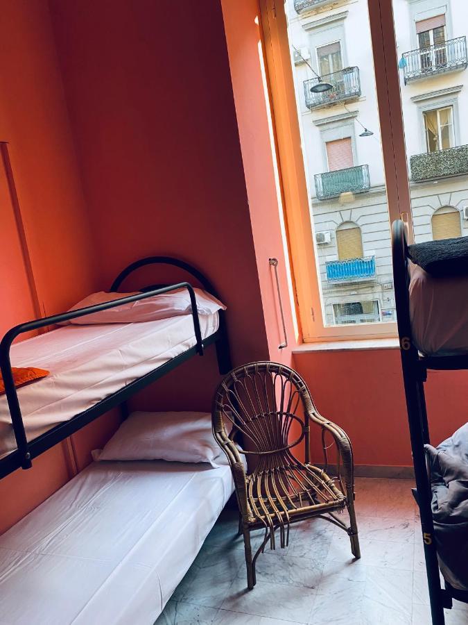 Dama Hostelbb نابولي المظهر الخارجي الصورة