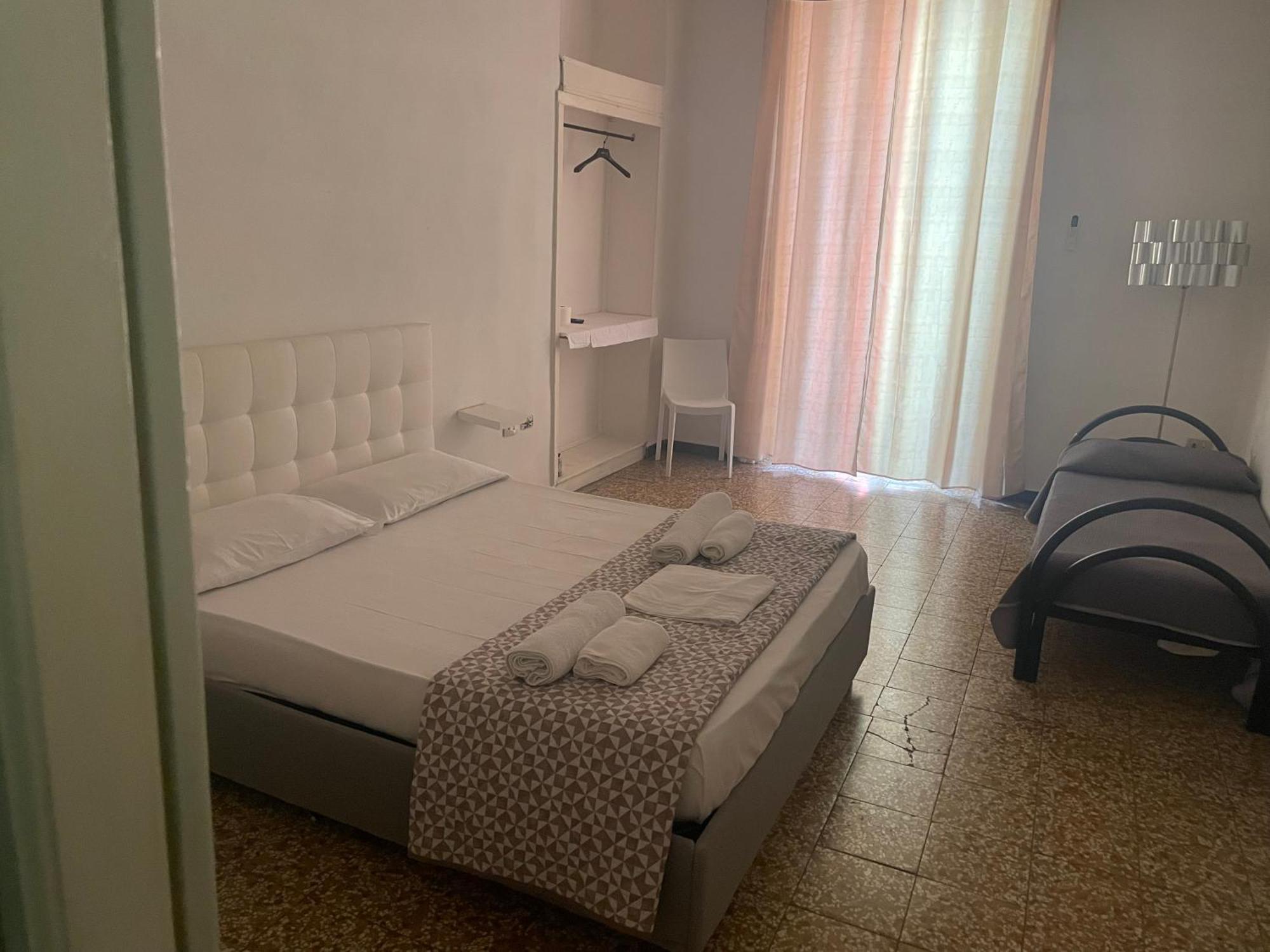 Dama Hostelbb نابولي المظهر الخارجي الصورة